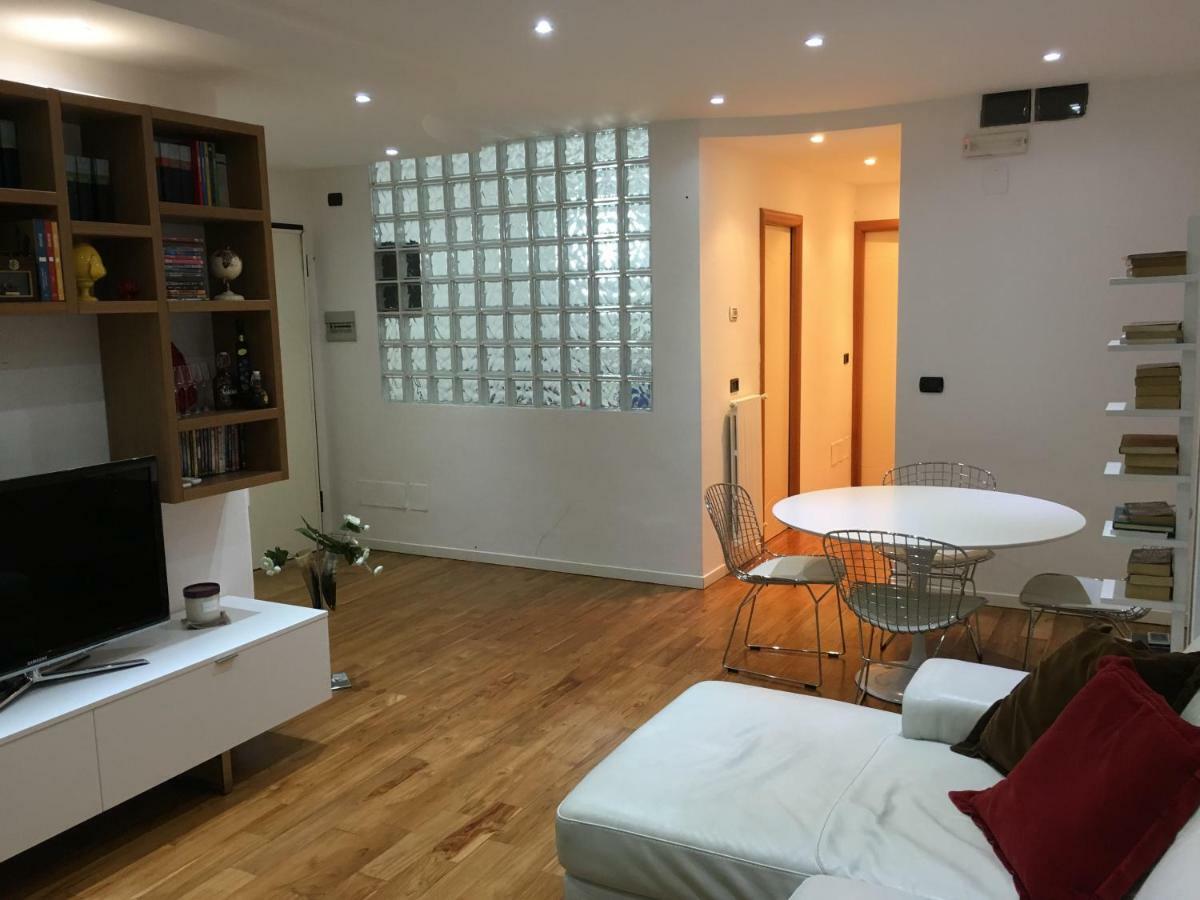 Flowers Apartment Бари Екстериор снимка