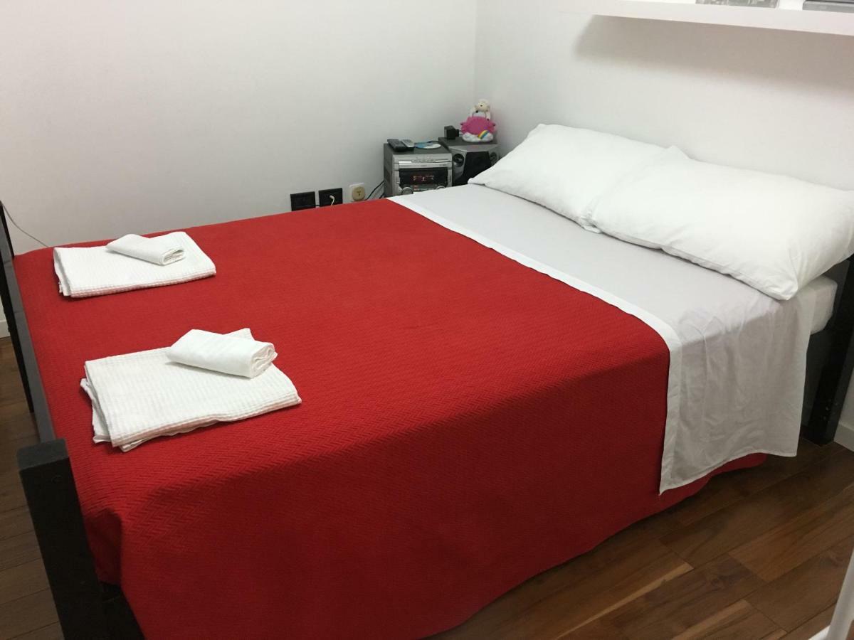 Flowers Apartment Бари Екстериор снимка